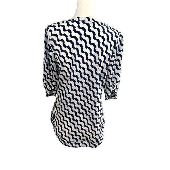 41 Hawthorn White and Blue 3/4 Sleeve Top Medium - Picture 4 of 4